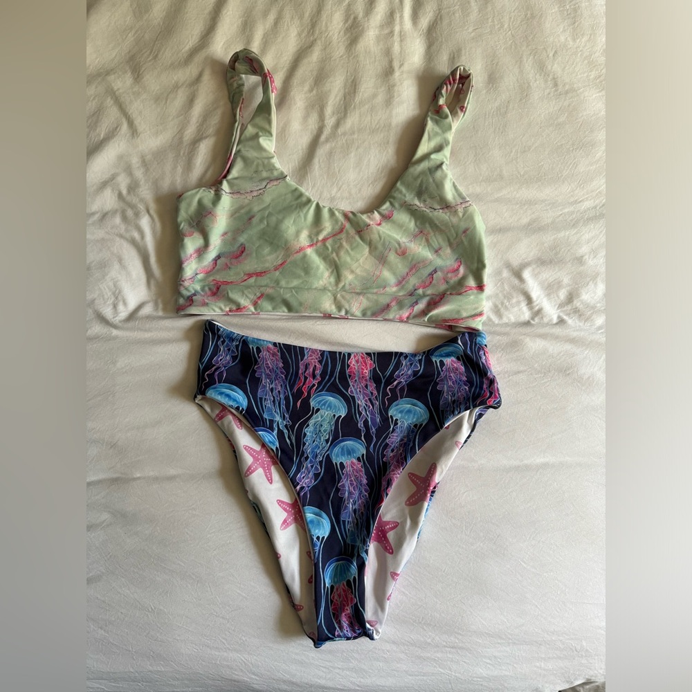 Reversible bikini set - Picture 3 of 3